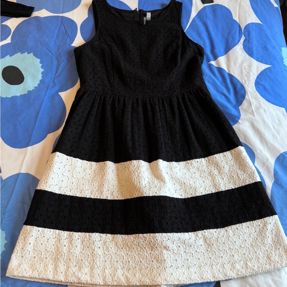 Kensie Cute Black & White Floral eyelet dress  Mint Cond Sz M (6) Fully Lined
